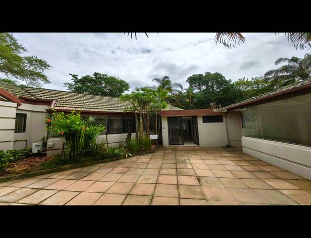 393M² OFFICE FOR SALE IN WESTVILLE